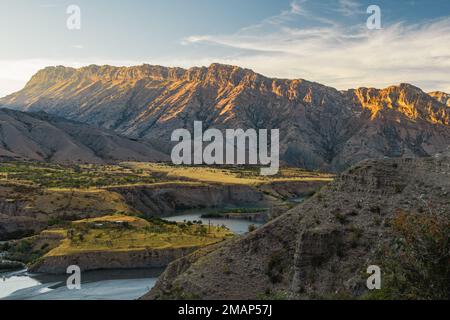 Gunib-Reservoir und Wasserkraftwerk in Dagestan Stockfoto