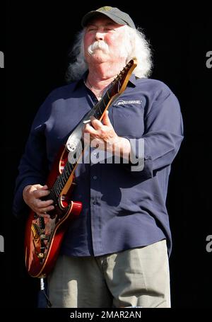 19. Januar 2023 - David Crosby, Sänger, Songwriter und Gitarrist und Mitglied der Byrds and Crosby, Stills & Nash, ist im Alter von 81 Jahren nach einer langen Krankheit gestorben. Dateifoto: 27. Juni 2010 - London, England - Hard Rock Calling Day 3 im Hyde Park. (Kreditbild: © Martin Harris/AdMedia via ZUMA Press Wire) NUR REDAKTIONELLE VERWENDUNG! Nicht für den kommerziellen GEBRAUCH! Stockfoto