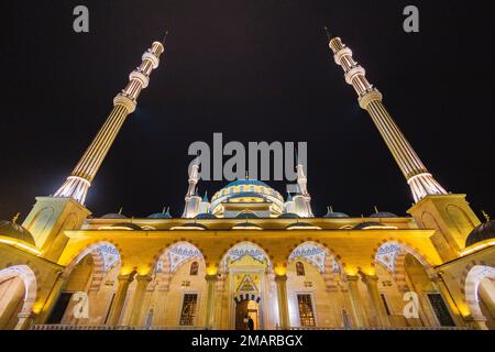 Abend im Innenhof im Herzen der Tschetschenien-Moschee. Russland Stockfoto