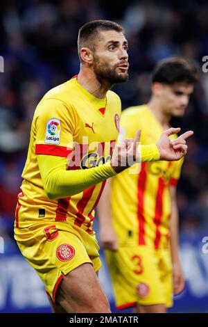 BARCELONA - 7. JANUAR: David Lopez in Aktion beim LaLiga-Spiel zwischen RCD Espanyol und Girona FC im RCDE-Stadion am 7. Januar 2023 in Barcelona, S. Stockfoto