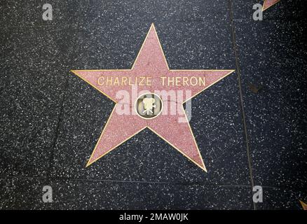 Los Angeles, Kalifornien, USA 18. Januar 2023 Schauspielerin Charlize Theron's Cracked Hollywood Walk of Fame Star am 18. Januar 2023 in Los Angeles, Kalifornien, USA. Foto: Barry King/Alamy Stock Photo Stockfoto