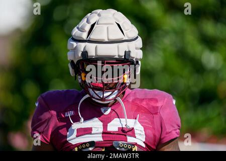 Washington Commanders defensive tackle Jonathan Allen (93) runs off the  field following the team's win over the Houston Texans in an NFL football  game Sunday, Nov. 20, 2022, in Houston. (AP Photo/David