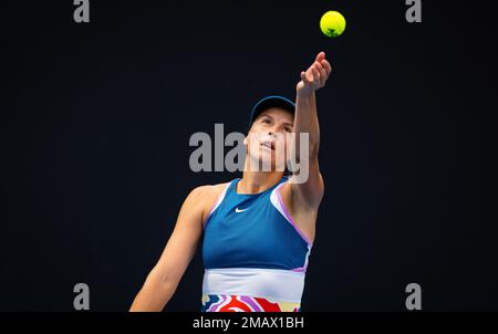 Tatjana Maria von Deutschland im Kampf gegen Lucrezia Stefanini von Italien während der ersten Runde des 2023 Australian Open, Grand-Slam-Tennisturniers am 18. Januar 2023 in Melbourne, Australien - Foto: Rob Prange/DPPI/LiveMedia Stockfoto