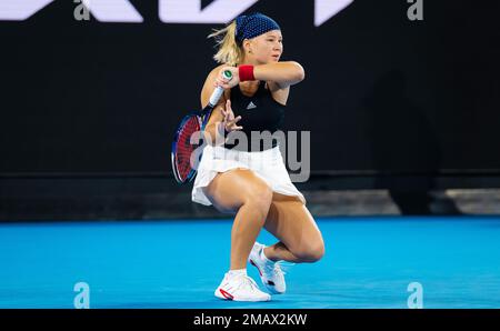 Diana Shnaider von Russland in der zweiten Runde des Australian Open 2023, Grand-Slam-Tennisturniers am 18. Januar 2023 in Melbourne, Australien, gegen Maria Sakkari von Griechenland – Foto: Rob Prange/DPPI/LiveMedia Stockfoto