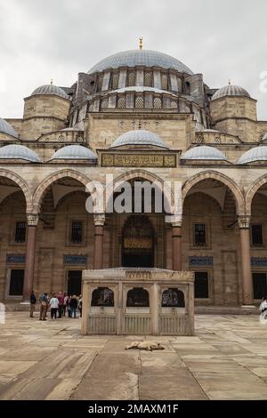 Shehzade Camii Moschee. Innenhof mit Springbrunnen der Shehzade Camii Moschee. Wahrzeichen der Türkei. Touristenort. Truthahn. Istanbul Stockfoto