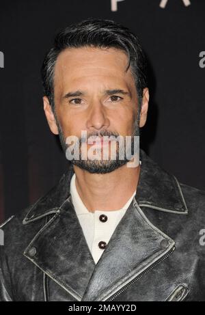 Los Angeles, Kalifornien. 19. Januar 2023. Rodrigo Santoro bei Ankunft für WOLF PACK Premiere, Harmony Gold Theater, Los Angeles, CA 19. Januar 2023. Kredit: Elizabeth Goodenough/Everett Collection/Alamy Live News Stockfoto