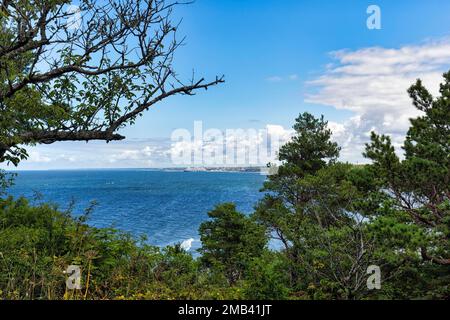 Blick auf die Stadt von der Klippe Hoegklint, Visby, Westküste, Gotland Island, Schweden Stockfoto