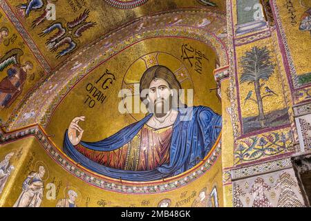 Bemalte Decken der Kathedrale von Monreale, Cattedrale di Santa Maria Nuova. Stockfoto