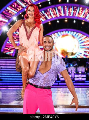 Birmingham, Großbritannien. 19. Januar 2023. Dianne Buswell und Tyler West haben an der Fotogelegenheit „Strict Come Dancing: The Live Tour“ in der utilita Arena in Birmingham teilgenommen. (Foto: Brett Cove/SOPA Images/Sipa USA) Guthaben: SIPA USA/Alamy Live News Stockfoto