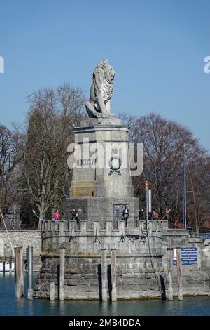 Bayerischer Löwe am Hafeneingang Lindau am Bodensee, Schwäbien, Bayern, Deutschland Stockfoto