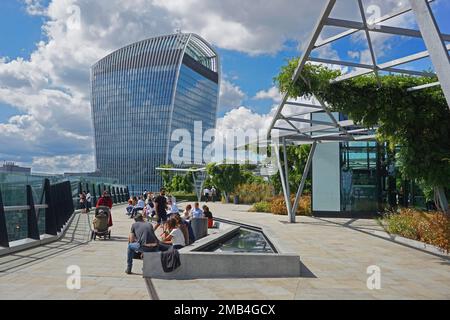 Viewing Terrace The Garden at 120, The Walkie-Talkie Tower Block oder 20 Fenchurch Street, Skyline, City of London, England, Großbritannien Stockfoto