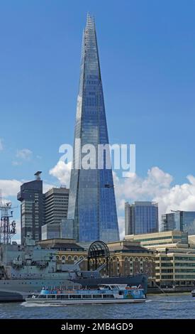 Ausflugsschiff und Museumsschiff HMS Belfast am Ufer der Themse, Shard Wolkenkratzer, Southwark, London, England, Vereinigtes Königreich Stockfoto