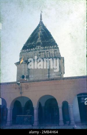 Der gigantische RaghunathTempel verfügt über sieben Hochhäuser, in