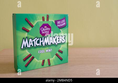 Schachtel Nestle Quality Street Matchmakers Cool Mint Chocolates Stockfoto