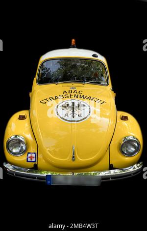 Yellow VW Beetle von der ADAC Road Patrol, Classic Days Berlin, Berlin, Deutschland Stockfoto