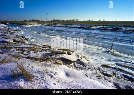 Spieka Neufeld, vereister Cutter-Hafen, Bezirk Cuxhaven, Deutschland Stockfoto