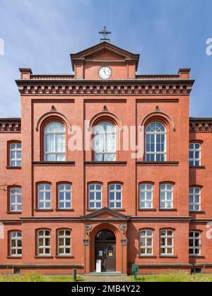 Erwachsenenbildungszentrum, ehemaliges Schulgebäude und Lehrerseminar, Guetersloh, Ostwestfalen, Nordrhein-Westfalen, Deutschland Stockfoto