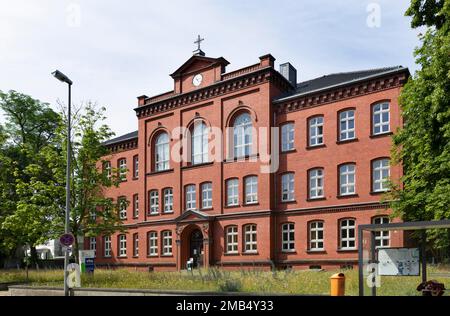 Erwachsenenbildungszentrum, ehemaliges Schulgebäude und Lehrerseminar, Guetersloh, Ostwestfalen, Nordrhein-Westfalen, Deutschland Stockfoto