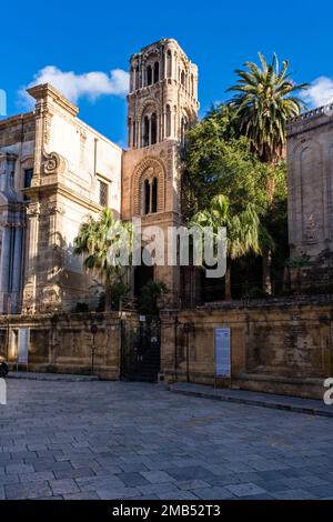 Fassade der Kirche San Cataldo, Chiesa di San Cataldo in Palermo, eine katholische Kirche auf der Piazza Bellini. Stockfoto