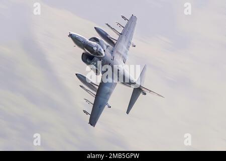 Fighter Jet fliegt im Vereinigten Königreich. Lake District, Wales und Schottland, Großbritannien, Ausbildung von niederen Piloten Stockfoto