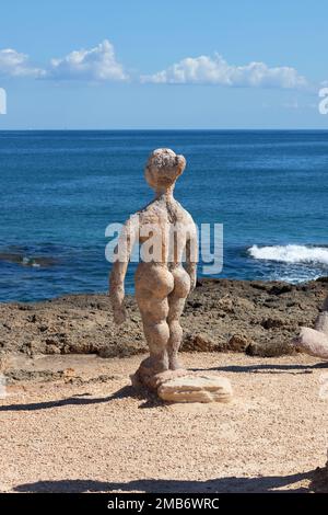 Skulpturen am Strand von Can Picafort Stockfoto