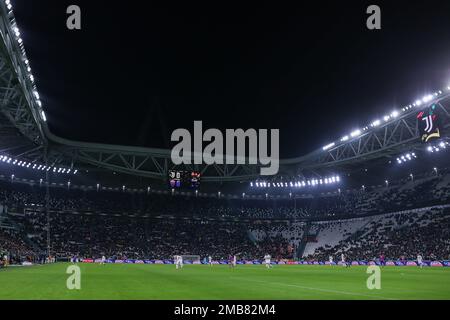 Turin, Italien. 19. Januar 2023. Ein allgemeiner Überblick über das Allianz-Stadion vor dem Fußballspiel Coppa Italia 2022/23 zwischen dem FC Juventus und dem AC Monza. Endergebnis: Juventus 2:1 Monza. Kredit: SOPA Images Limited/Alamy Live News Stockfoto