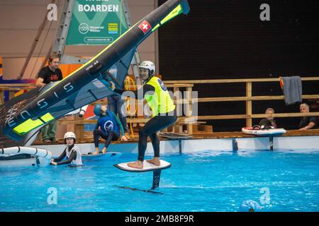 Die Trenn-Sportfolien und Flügelfolien werden vom 21. Bis 29. Januar 2023 in Halle 17, der Messe Boot 2023 in Düsseldorf, präsentiert, und am 20. Januar 2023 wird die Messe besichtigt. Stockfoto