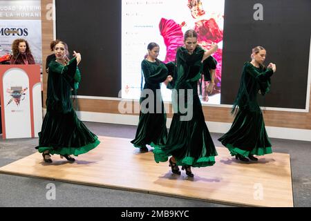 Flämisch. Frauen, die Flamenco machen. FITUR. Ifema. Tourismusmesse. Veranstaltung, die jährlich in Ifema in Madrid, Spanien, stattfindet. MADRID Stockfoto