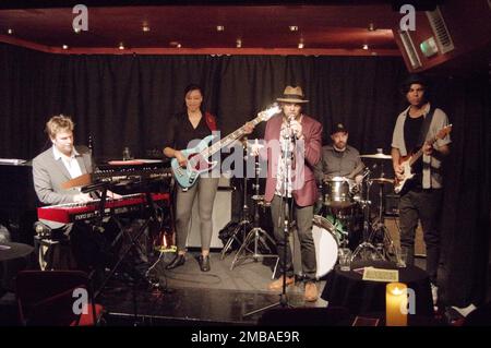 Hamish Balfour, Yolanda Charles, Laurie Lowe, Kim Murray, Paris Ruel, Yolanda Charles Project PH, Urteil Jazz Club, Brighton, East Sussex, 2022. Stockfoto