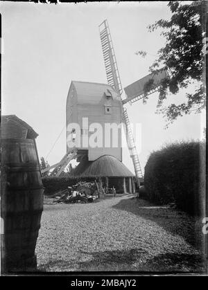 Die Aktien Windmill, Stock Road, Wittersham, Ashford, Kent, 1926. Blick auf die Stock Windmill, eine etwa 1781 erbaute Postmühle. Stockfoto