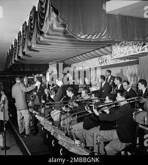 Portrait von Charlie Barnet, WOR Broadcast, Aquarium, New York, N.Y. Ca. Aug. 1946. Stockfoto