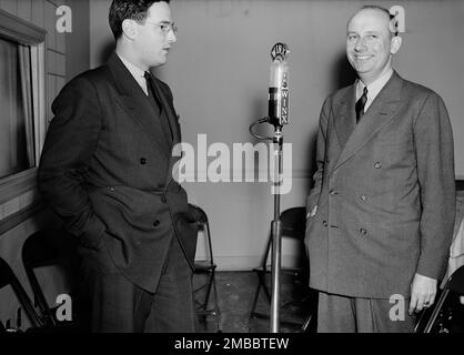 Porträt von Ted Weems und William P. Gottlieb, WINX, Washington, D.C., Ca. 1940. Stockfoto