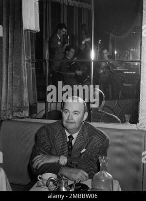 Porträt von Paul Whiteman, Joe Mooney, Andy Fitzgerald, Gaeton Frega und Jack Hotop, Eddie Condon's, New York, New York, New York, Ca. Juni 1947. Stockfoto