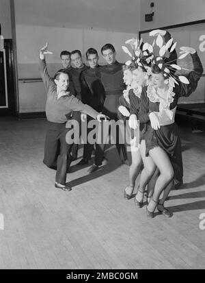 Portrait von Lee Sherman, Radio City Music Hall, New York, New York, New York, New York, Kalifornien. Juni 1947. Stockfoto