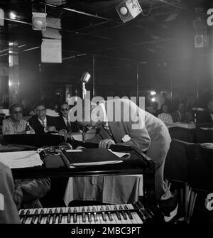 Porträt von Dizzy Gillespie, Downbeat, New York, N.Y., Ca. Aug. 1947. Stockfoto