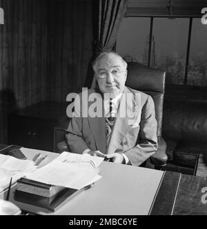 Porträt von James Petrillo in seinem Büro, New York, New York, Ca. Februar 1947. Stockfoto