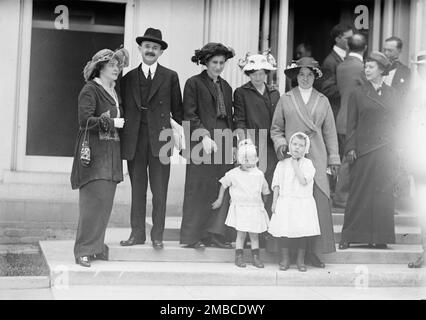 Richter Ben B. Lindsey, Ehefrau Henrietta Brevoort Lindsey, Frau Pearl Jolly, Frau Mary Petrucci, Frau M.H. Thomas und Kinder, 1914. Stockfoto