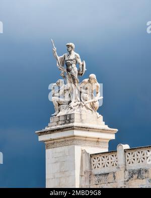 Teil der beeindruckenden Kunstwerke am Nationaldenkmal Victor Emmanuel II. Oder Vittoriano oder dem Altar des Vaterlands in Rom, Italien Stockfoto