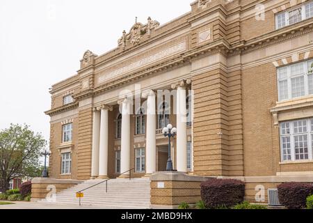 Tifton, Georgia, USA - 17. April 2022: Das Tift County Courthouse Stockfoto