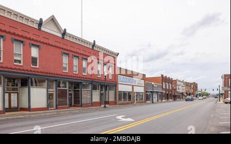 Tifton, Georgia, USA - 17. April 2022: Das alte Geschäftsviertel an der 2. Street Stockfoto