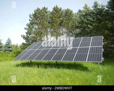 Solaranlage im Erholungsgebiet Eau Galle im Jahr 2021 installiert. Corps of Engineers, Umwelt, Abteilung Mississippi Valley, St.. Paul District, Nachhaltigkeit, Freizeit, Stockfoto