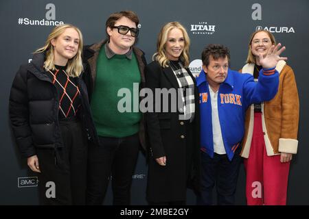 Park City, UT, USA. 20. Januar 2023. Schuyler Frances Fox, Sam Michael Fox, Tracy Pollan, Michael J. Fox, Aquinnah Kathleen Fox bei Ankunft für STANDBILD: Ein MICHAEL J. FOX FILM Premiere beim Sundance Film Festival 2023, Eccles Theater, Park City, UT 20. Januar 2023. Kredit: JA/Everett Collection/Alamy Live News Stockfoto