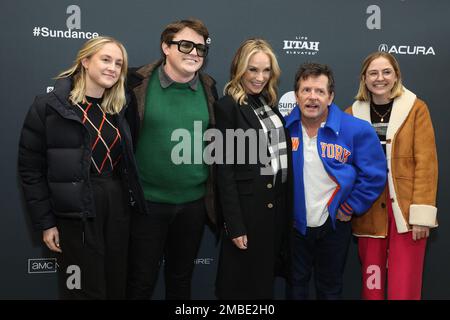 Park City, UT, USA. 20. Januar 2023. Schuyler Frances Fox, Sam Michael Fox, Tracy Pollan, Michael J. Fox, Aquinnah Kathleen Fox bei Ankunft für STANDBILD: Ein MICHAEL J. FOX FILM Premiere beim Sundance Film Festival 2023, Eccles Theater, Park City, UT 20. Januar 2023. Kredit: JA/Everett Collection/Alamy Live News Stockfoto