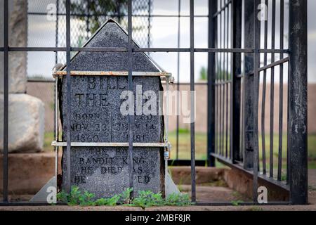 Der Grabstein von Henry McCarty, alias William H. Bonney, und Billy the Kid auf dem Old Fort Sumner Cemetery in Fort Sumner, New Mexico. Stockfoto