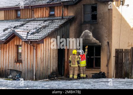 19. Januar 2023 Forres, Moray, Schottland. Das ist der Schauplatz eines Feuers, das in einem Familienhaus in Twinning Links, Forres, ausbrach. 4 Kind Stockfoto