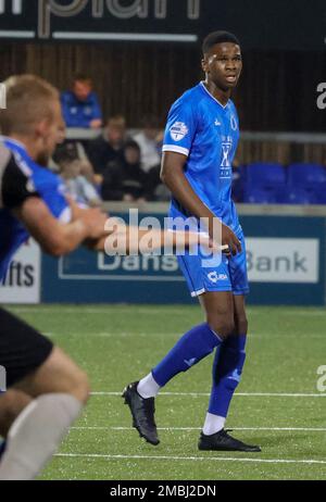 Stangmore Park, Dungannon, County Tyrone, Nordirland, Großbritannien. 02. September 2022. Danske Bank Premiership – Dungannon Swifts / Coleraine. Dungannon Swifts-Spieler Mayowa Animasahun (35) in Aktion während des Spiels der Danske Bank Irish League. Stockfoto