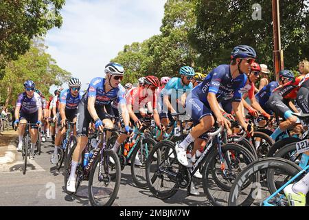 Teilnehmer an Stage 3 der 2023 Tour Down Under in Adelaide, Australien Stockfoto