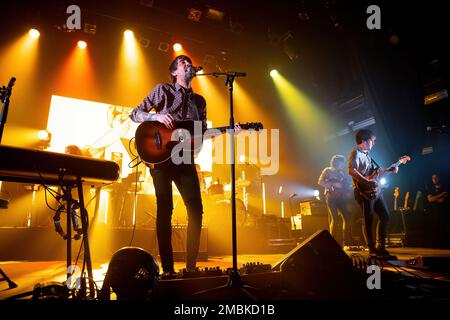 BARCELONA - 19. FEBRUAR: Lori Meyers (Band) tritt am 19. Februar 2022 in Barcelona auf der Bühne des Barts Club auf. Stockfoto