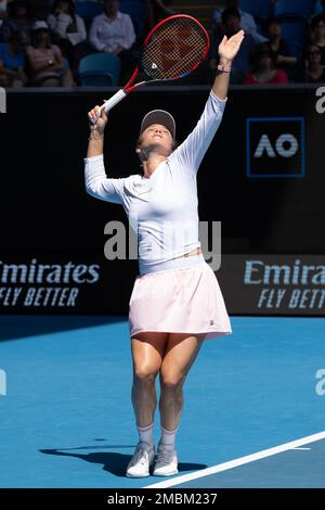 Melbourne, Australien. 21. Januar 2023. Donna Vekic von Kroatien in Aktion während des Spiels der 3. Runde zwischen Donna Vekic von Kroatien Nuria Parrizas Diaz von Spanien, Tag 6 beim Australian Open Tennis 2023 in der Margaret Court Arena, Melbourne, Australien am 21. Januar 2023. Foto von Peter Dovgan. Nur redaktionelle Verwendung, Lizenz für kommerzielle Verwendung erforderlich. Keine Verwendung bei Wetten, Spielen oder Veröffentlichungen von Clubs/Ligen/Spielern. Kredit: UK Sports Pics Ltd/Alamy Live News Stockfoto