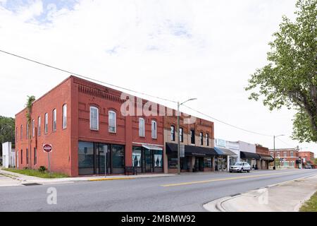 Jasper, Florida, USA - 16. April 2022: Das alte Geschäftsviertel an der Hatley Street Stockfoto